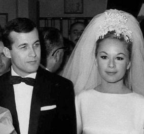 56 χρόνια πριν ο γάμος Αλίκης - Δημήτρη: Το νυφικό Givenchy, το ξενοδοχείο Βουζά και η Τζάγκουαρ με το σκασμένο λάστιχο (φωτό)