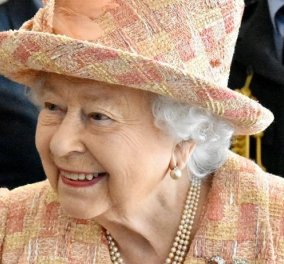 «Θα βρεθούμε ξανά»: Το πρωτοχρονιάτικο μήνυμα της βασίλισσας Ελισάβετ & οι 4 στιγμές που θα θυμάται από το 2020 (φωτό)  - Κυρίως Φωτογραφία - Gallery - Video