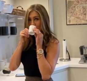 Η Jennifer Aniston happy girl με τον καφέ της - Ποιος πρόσεξε όμως το ολόχρυσο ρολόι εκατομμυρίων στον καρπό της (βίντεο) - Κυρίως Φωτογραφία - Gallery - Video