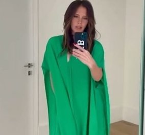 Η Victoria Beckham με ένα αέρινο oversized φουστάνι φέρνει την ανοιξιάτικη μόδα (βίντεο) - Κυρίως Φωτογραφία - Gallery - Video