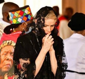 Η πριγκίπισσα Σαρλίν του Μονακό στην κηδεία του βασιλιά Zwelithini  - Με μεταξωτή μαντίλα & υπέρκομψο φόρεμα (φώτο) 