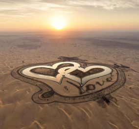 Η love lake το Ντουμπάι είναι ότι πιο όμορφο έχουμε δει - Δύο καρδιές Στη μέση της ερήμου περιμένουν να τις εξερευνήσετε μόλις ο Covid "φύγει' (βίντεο) - Κυρίως Φωτογραφία - Gallery - Video