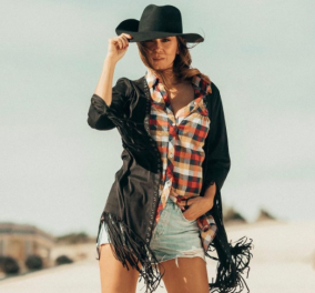 Η Έλλη Κοκκίνου cowgirl! Απίθανη! Το καρό πουκάμισο και το καπέλο far west, το ακαταμάχητο χαμόγελο! (φωτό) - Κυρίως Φωτογραφία - Gallery - Video