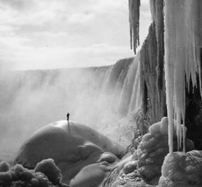 Συναρπαστικές vintage pics: Ένα μαγευτικό φωτογραφικό ταξίδι στους παγωμένους καταρράκτες του Νιαγάρα των αρχών του αιώνα 