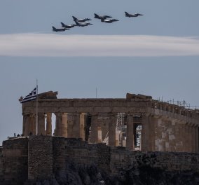 "Ηνίοχος" 2021: Μαχητικά αεροσκάφη πετούν σε σχηματισμούς πάνω από την Ακρόπολη - Δείτε τις εντυπωσιακές εικόνες (φώτο) - Κυρίως Φωτογραφία - Gallery - Video