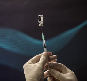 Αυτό είναι το πόρισμα του ΕΜΑ για το εμβόλιο της AstraZeneca: Στις σπάνιες παρενέργειες οι θρομβώσεις, υπερτερούν τα οφέλη (βίντεο) - Κυρίως Φωτογραφία - Gallery - Video