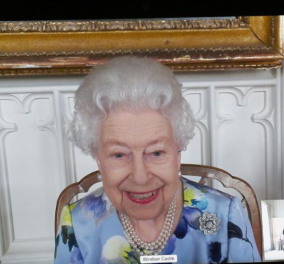 Η βασίλισσα Ελισάβετ μετά την κηδεία του Φιλίππου έκανε zoom call - Φόρεσε το χαμόγελο της και επέστρεψε στις υποχρεώσεις της (φωτό)  - Κυρίως Φωτογραφία - Gallery - Video
