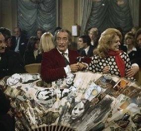  Σπάνιες  Vintage Pics: Η Μελίνα  με τον Salvador Dali &  τον Vittorio De Sica - Μαζί τους στο μαγικό τραπέζι βεντάλια ο γόης Pierre Brasseur 