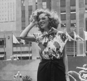 Vintage Pics: Μεταπολεμική Νέα Υόρκη & τα όμορφα κορίτσια της πόλης ποζάρουν μπροστά στο Rockefeller Center- Μοντέρνες - στυλάτες - υπέροχες! 