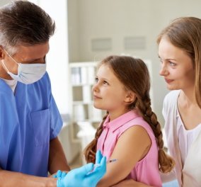 Ρωτάτε κατά πόσο είναι αναγκαίο να εμβολιαστούν παιδιά 12-15 ετών; - Ο Κώστας Νταλούκας απαντά (βίντεο)