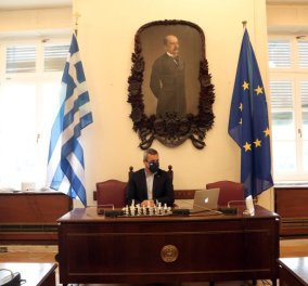 Χάλκινο μετάλλιο για τον Χάρη Μαμουλάκη στο τουρνουά - σκάκι των Ευρωπαίων πολιτικών - Ο Έλληνας βουλευτής ξεχώρισε με την απόδοση του (φώτο) - Κυρίως Φωτογραφία - Gallery - Video