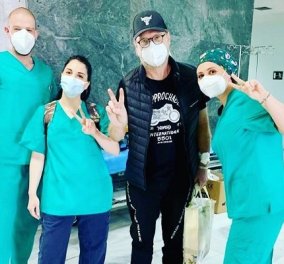 Με ορό και οξυγόνο ο Κώστας Σπυρόπουλος, έδωσε «μάχη» με τον covid: Οι φωτό μέσα από το νοσοκομείο - Πήρε εξιτήριο μετά από 17 μέρες  - Κυρίως Φωτογραφία - Gallery - Video