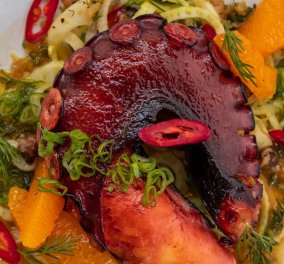 Ο Γιάννης Λουκάκος σε ένα υπέροχο πιάτο: Χταπόδι τηγανητό με ούζο - Υπέροχα χρώματα και αρώματα  - Κυρίως Φωτογραφία - Gallery - Video