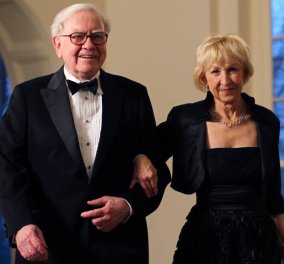 Warren Buffett: Ο "σοφός" των 100 δισ. - Η ερωμένη από το 1977 - Ο γάμος μετά το θάνατο της συζύγου - Η εγγονή που αποκλήρωσε - Η φιλανθρωπία & οι σκοποί της (φώτο) - Κυρίως Φωτογραφία - Gallery - Video