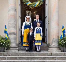 Με την παραδοσιακή τους στολή η Βικτόρια της Σουηδίας & η κόρη της Εστέλ: Ενθουσιασμένος για την εθνική εορτή ο μικρός Όσκαρ (φωτό & βίντεο) - Κυρίως Φωτογραφία - Gallery - Video