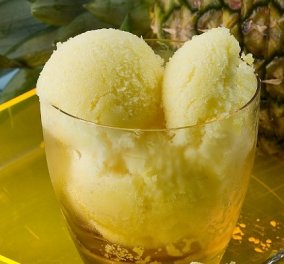 «Απαντάμε» στον καύσωνα με σορμπέ ανανά: Ένα λαχταριστό και light επιδόρπιο από τον Στέλιο Παρλιάρο