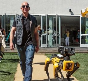 Jeff Bezos: Στάση στην Σίφνο για τον πλουσιότερο άνθρωπο του κόσμου - Απολαμβάνει τον ελληνικό ήλιο πριν πάει στο... διάστημα! - Κυρίως Φωτογραφία - Gallery - Video