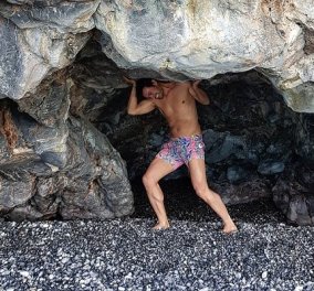 Ο Νίκος Παπαδάκης - Άτλας: Σηκώνει έναν τεράστιο βράχο… αλλά εμείς κοιτάμε αλλού! (φωτό) - Κυρίως Φωτογραφία - Gallery - Video