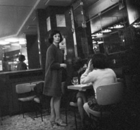  Vintage Pics: Παρίσι 1966 & οι δρόμοι με τα "κόκκινα φανάρια" - Η σκοτεινή πλευρά της πόλης του φωτός σε 40 σπάνια κλικς  - Κυρίως Φωτογραφία - Gallery - Video