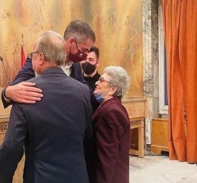 Ο Κώστας Μπακογιάννης πάντρεψε τον 87χρονο Νίκο & την 85χρονη Μάρθα - Έρωτας μέχρις εσχάτων (φώτο) - Κυρίως Φωτογραφία - Gallery - Video