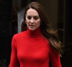 Ας σταθούμε λίγο στο μονόχρωμο look της Kate Middleton: Κομψή στα κόκκινα με ζιβάγκο & πλισέ φούστα (φωτό & βίντεο)