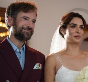 Η πρώτη φωτό από τον γάμο της Τόνιας Σωτηροπούλου & του Μαραβέγιας: Με υπέροχο νυφικό, πέπλο & χρυσάνθεμα η νύφη, με μπορντό σακάκι ο γαμπρός  - Κυρίως Φωτογραφία - Gallery - Video
