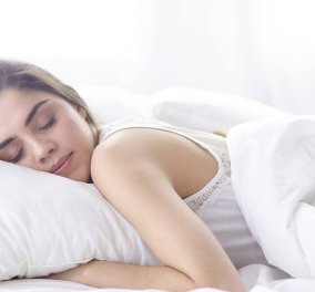 Πώς μπορείτε να επαναρυθμίσετε το εσωτερικό σας ρολόι; 5 χρήσιμα tips για ποιοτικότερο ύπνο