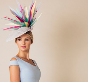 Το Eirinika παρουσιάζει τα πιο εντυπωσιακά και extravagant καπέλα - Oι δύο καπελάδες του Hollywood & του Buckingham - Κυρίως Φωτογραφία - Gallery - Video