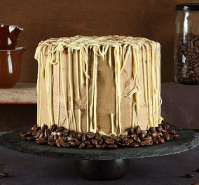 Άκης Πετρετζίκης: Τέτοια τούρτα δεν έχετε ξανά φάει -  με λευκή σοκολάτα και μόκα - Κυρίως Φωτογραφία - Gallery - Video