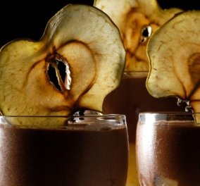 Στέλιος Παρλιάρος: Μους σοκολάτας με μήλα - ένα πεντανόστιμο γλυκό  - Κυρίως Φωτογραφία - Gallery - Video
