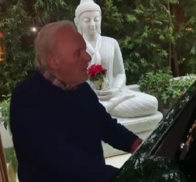 Ακόμα και ο Anthony Hopkins γίνεται «ειρηνικός» για τα Χριστούγεννα - παίζει πιάνο αλά Kate (βίντεο) - Κυρίως Φωτογραφία - Gallery - Video