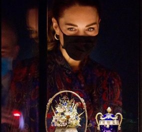 Σε έκθεση με τα θρυλικά αυτοκρατορικά αυγά Fabergé η Kate Middleton: Κομψή με πουκάμισο Ralph Lauren (φωτό & βίντεο)