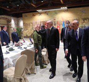 Κωνσταντινούπολη - διαπραγματεύσεις: Ουδετερότητα προτείνει το Κίεβο - μειώνει τις επιθέσεις η Ρωσία (βίντεο)