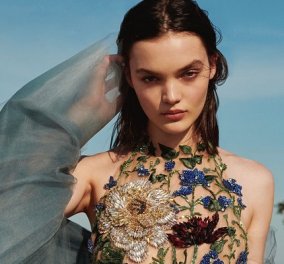Ο οδηγός της Vogue για την Άνοιξη 2022: Οι 7 τάσεις που κυριαρχούν - floral, ρίγες, μίνι φούστες, color-block jackets (φωτό) - Κυρίως Φωτογραφία - Gallery - Video