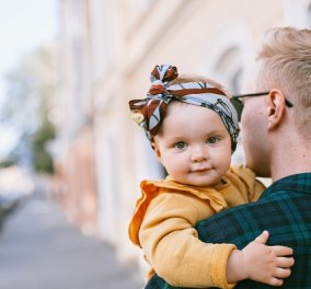 Πόσο σημαντικός είναι ο ρόλος του συντρόφου στον φυσιολογικό τοκετό – πατέρας από την πρώτη στιγμή του θαύματος της γέννησης