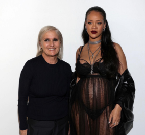 H έγκυος Rihanna το τερμάτισε - Πήγε με babydoll στο show του Dior, είναι η πιο σέξι μέλλουσα μαμά (φωτό)