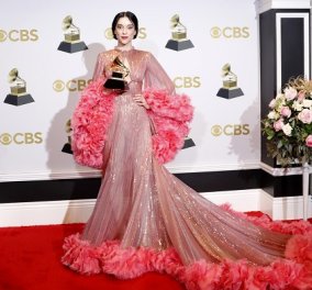 Grammy's 2022: Οι καλύτερες red carpet εμφανίσεις - ροζ οπτασία η St. Vincent, εντυπωσιακή η Dua Lipa (φωτό & βίντεο) - Κυρίως Φωτογραφία - Gallery - Video