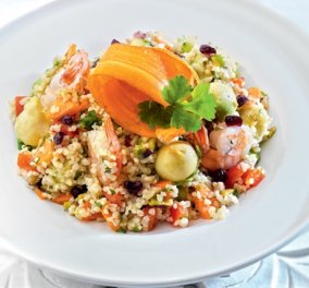 Αργυρώ Μπαρμπαρίγου: Σαλάτα με πλιγούρι γαρίδες και ταχίνι - Μια καταπληκτική, υγιεινή συνταγή