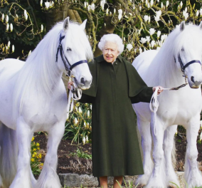 Happy Birthday Βασίλισσα Ελισάβετ: 96 χρονών γίνεται η μακροβιότερη Ευρωπαία μονάρχης - Όλη η οικογένεια κοντά της (φωτό)