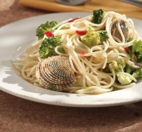 Η Αργυρώ Μπαρμπαρίγου σε μια εκπληκτική συνταγή: Σπαγγέτι με κυδώνια -Μυρίζει θάλασσα   - Κυρίως Φωτογραφία - Gallery - Video