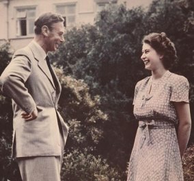 Η βασίλισσα Ελισάβετ τιμά τον μπαμπά της με μια vintage φωτό - Η τότε πριγκίπισσα και ο βασιλιάς Γεώργιος το 1946  - Κυρίως Φωτογραφία - Gallery - Video