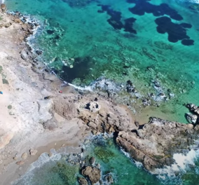 Κρυφές θάλασσες της Αττικής: Οι τρεις «φυλασσόμενες» πριβέ παραλίες, που χωρούν μόνο λίγες παρέες (βίντεο)