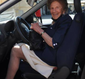 Story of the day: Μία 100χρονη Ιταλίδα ανανέωσε την... άδεια οδήγησης για δύο χρόνια - Ατρόμητη! - Κυρίως Φωτογραφία - Gallery - Video