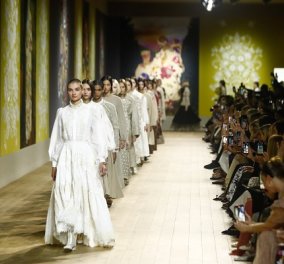 Christian Dior: Μία haute couture συλλογή με φολκλόρ «άρωμα» - επίκεντρο το έργο της Ουκρανής Olesia Trofymenko (φωτό & βίντεο)