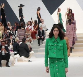 Παρίσι: Η Chanel κέρδισε τις εντυπώσεις στην έδρα της - τα ρούχα της διασημότερης μάρκας στον κόσμο (φωτό & βίντεο)