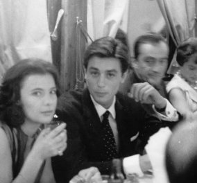 Όταν είχαν ρωτήσει τον Αλέν Ντελόν αν του αρέσει ως γυναίκα η Τζένη Καρέζη - Η vintage φωτό τους με τον Βισκόντι & την Ρόμι Σνάιντερ