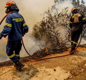 Φωτιά στην Λέσβο: Συνεχίζεται η μάχη με τις φλόγες - Μήνυμα 112 για εκκένωση της Βρίσας και του χωριού Σταυρός (βίντεο)