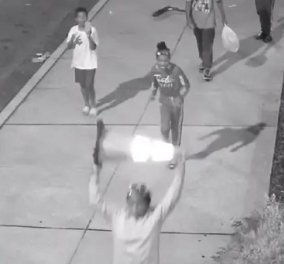 Σοκ στη Φιλαδέλφεια: Έφηβοι ξυλοκόπησαν μέχρι θανάτου ηλικιωμένο - τον  χτυπούσαν με κώνο οδικής σήμανσης… (βίντεο) - Κυρίως Φωτογραφία - Gallery - Video