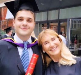 Περήφανη μαμά η Μάρα Ζαχαρέα: Στο Λονδίνο η δημοσιογράφος για την αποφοίτηση του γιου της (φωτό)