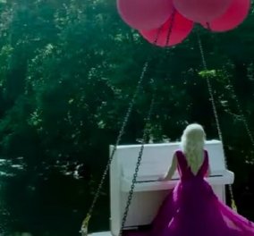 Βίντεο: Συναρπαστικό θέαμα με ιπτάμενη πιανίστρια που «πετούσε» πάνω από την κοιλάδα των Τεμπών  - Κυρίως Φωτογραφία - Gallery - Video